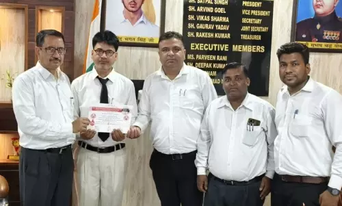 Ambala: अंबाला बार एसोसिएशन ने जितेंद्र वशिष्ठ को दिया सम्मान Ambala: अंबाला बार एसोसिएशन ने जितेंद्र वशिष्ठ को दिया सम्मान