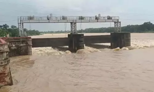 बैतरणी नदी में जलस्तर बढ़ने से खतरे का संकेत, भद्रक जिले में हाई अलर्ट बैतरणी नदी में जलस्तर बढ़ने से खतरे का संकेत, भद्रक जिले में हाई अलर्ट