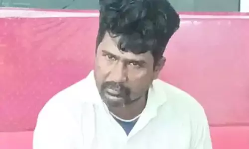 व्यापारी के घर घुसे बदमाश, चाकू की आड़ में लूट की कोशिश