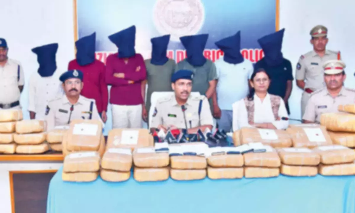 Andhra: आठ गिरफ्तार, 120 किलोग्राम गांजा जब्त