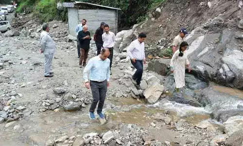 केंद्रीय टीम ने Seraj और करसोग में अचानक आई बाढ़ से हुए नुकसान का आकलन किया केंद्रीय टीम ने Seraj और करसोग में अचानक आई बाढ़ से हुए नुकसान का आकलन किया