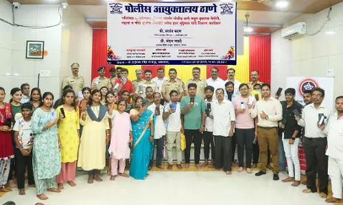 ठाणे पुलिस ने 31.5 लाख के मोबाइल फोन पकड़े, 105 फोन मालिकों को सौंपे