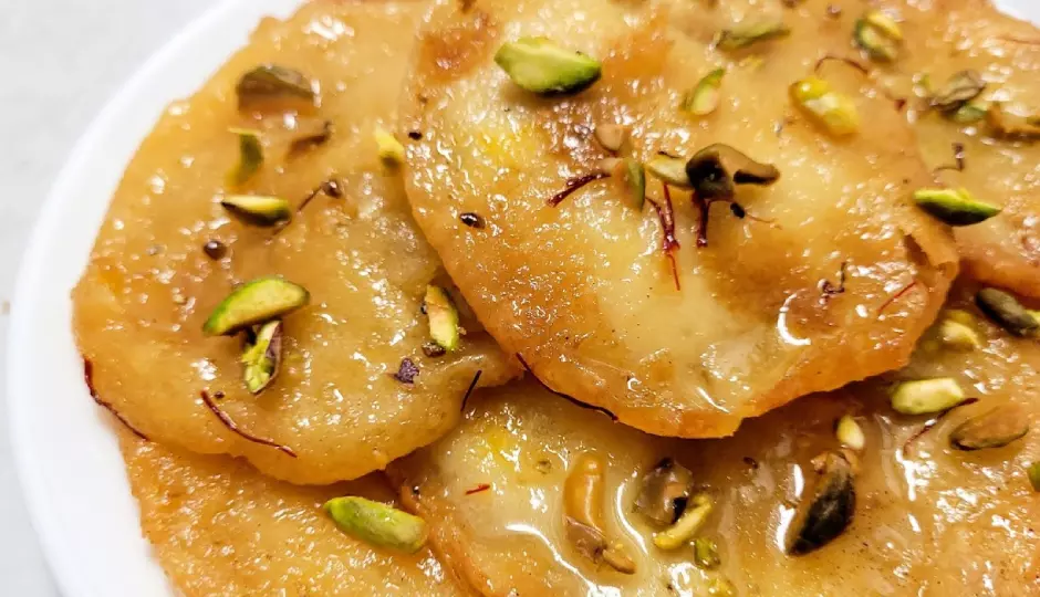 Paneer Malpua: खास मौके पर भाता है इसका साथ