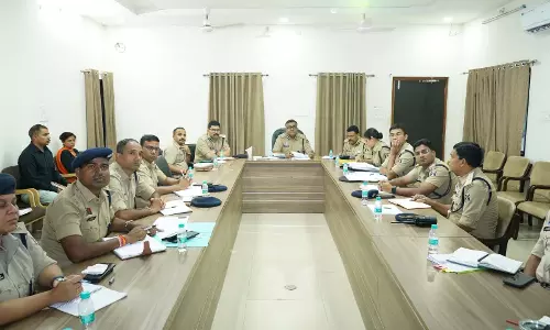 रायपुर रेंज में अपराध समीक्षा बैठक, IG अमरेश मिश्रा ने दिए सख्त निर्देश