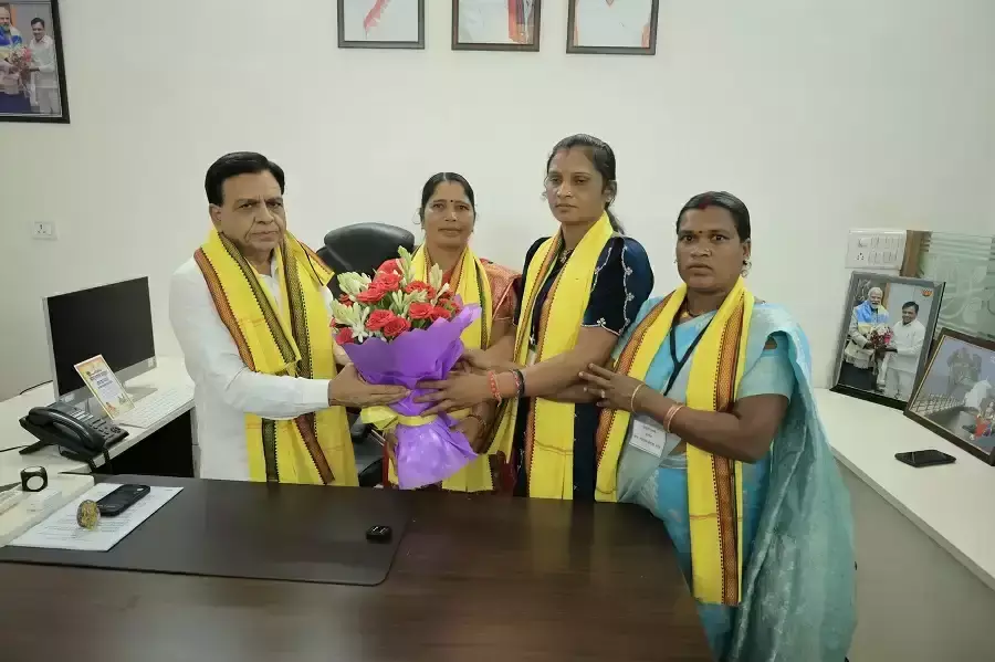 Bhopal: आदिवासी कल्याण के लिए हरसंभव प्रयास कर रही है सरकार: देवड़ा Bhopal: आदिवासी कल्याण के लिए हरसंभव प्रयास कर रही है सरकार: देवड़ा