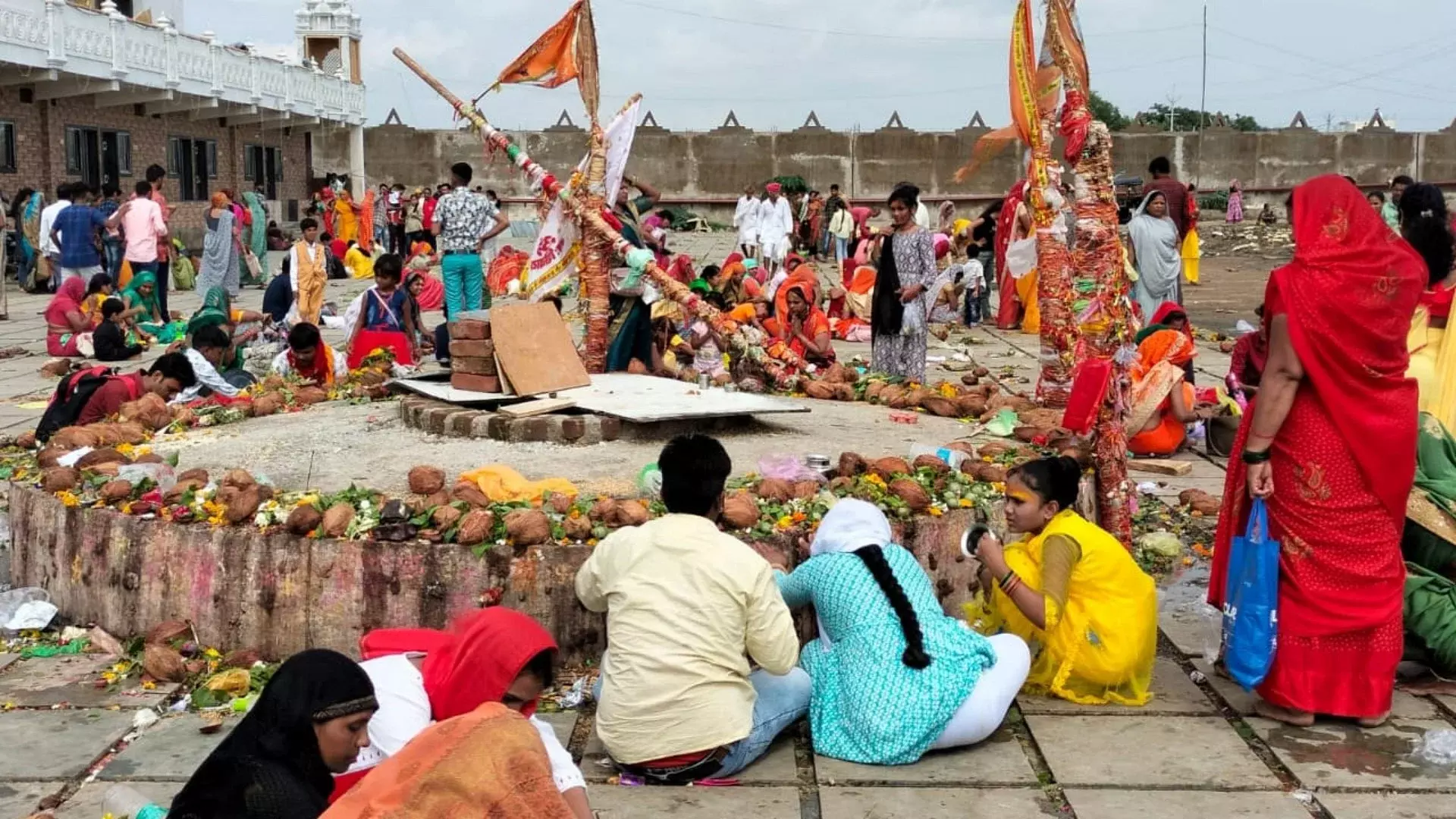 Anuppur: शिव भक्ति में लीन अनूपपुर, दद्दा शिष्य परिवार ने किया विशाल रुद्राभिषेक