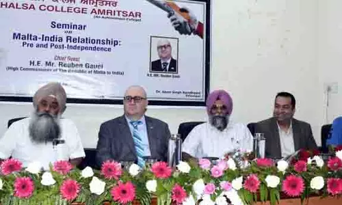 Malta के राजदूत ने खालसा कॉलेज का दौरा किया, छात्र आदान-प्रदान और शैक्षणिक गठजोड़ पर चर्चा की Malta के राजदूत ने खालसा कॉलेज का दौरा किया, छात्र आदान-प्रदान और शैक्षणिक गठजोड़ पर चर्चा की