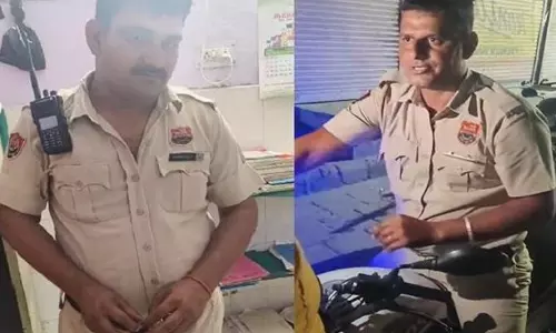 Fatehabad: सास-बहू से छेड़छाड़ के आरोप में फंसे दो पुलिसकर्मी Fatehabad: सास-बहू से छेड़छाड़ के आरोप में फंसे दो पुलिसकर्मी