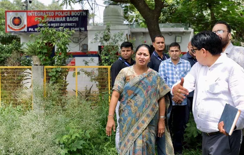 सीएम गुप्ता ने मुनक नहर रिवरफ्रंट का उद्घाटन किया, पीतमपुरा कार्यों की समीक्षा की सीएम गुप्ता ने मुनक नहर रिवरफ्रंट का उद्घाटन किया, पीतमपुरा कार्यों की समीक्षा की