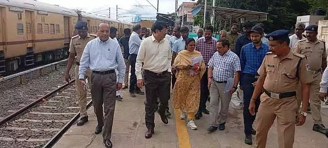 क्या तिरुचेंदूर-थूथुकुडी के लिए कोई नया रेल मार्ग है? दक्षिण रेलवे के महाप्रबंधक आर.एन. सिंह बता रहे हैं क्या तिरुचेंदूर-थूथुकुडी के लिए कोई नया रेल मार्ग है? दक्षिण रेलवे के महाप्रबंधक आर.एन. सिंह बता रहे हैं