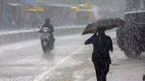 MP : सीजन के सबसे मजबूत मानसून सिस्टम के कारण 50 से अधिक जिलों में भारी बारिश की चेतावनी MP : सीजन के सबसे मजबूत मानसून सिस्टम के कारण 50 से अधिक जिलों में भारी बारिश की चेतावनी