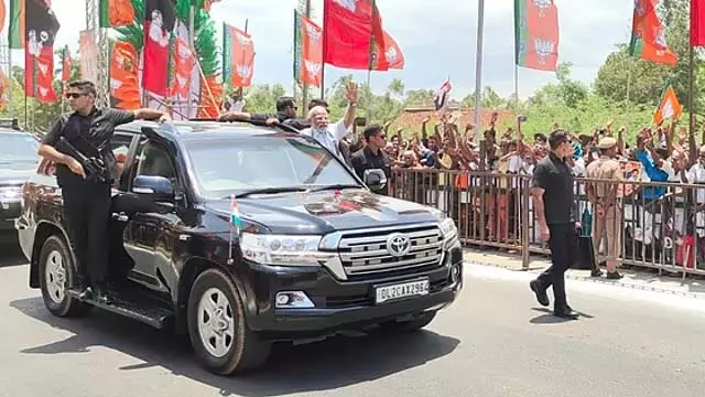 गंगईकोंडा चोलपुरम में प्रधानमंत्री मोदी का रोड शो गंगईकोंडा चोलपुरम में प्रधानमंत्री मोदी का रोड शो