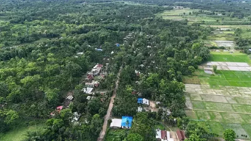 Assam: CM हिमंत बिस्वा सरमा ने किया यूरियाघाट का दौरा, समस्या का समाधान किया Assam: CM हिमंत बिस्वा सरमा ने किया यूरियाघाट का दौरा, समस्या का समाधान किया