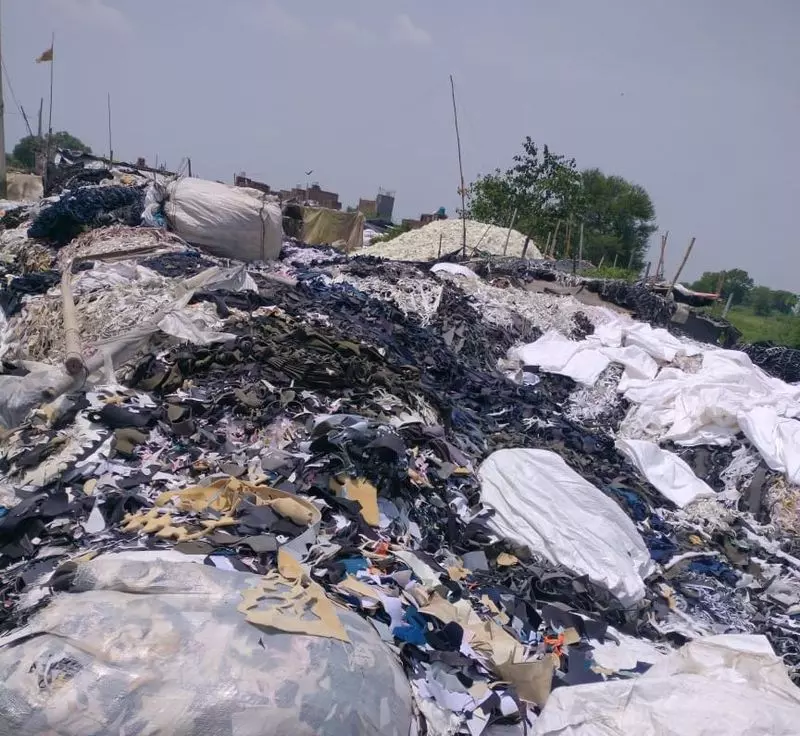 Haryana : बहादुरगढ़ में प्लास्टिक कचरे के ढेर पर डीसी का आदेश बेअसर Haryana : बहादुरगढ़ में प्लास्टिक कचरे के ढेर पर डीसी का आदेश बेअसर