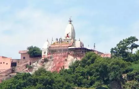 मनसा देवी मंदिर में धार्मिक सभा के दौरान भगदड़, कई घायल मनसा देवी मंदिर में धार्मिक सभा के दौरान भगदड़, कई घायल