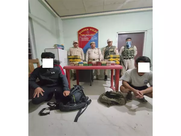 चुराचांदपुर में ब्राउन शुगर रखने के आरोप में पुलिस ने दो लोगों को किया गिरफ्तार चुराचांदपुर में ब्राउन शुगर रखने के आरोप में पुलिस ने दो लोगों को किया गिरफ्तार