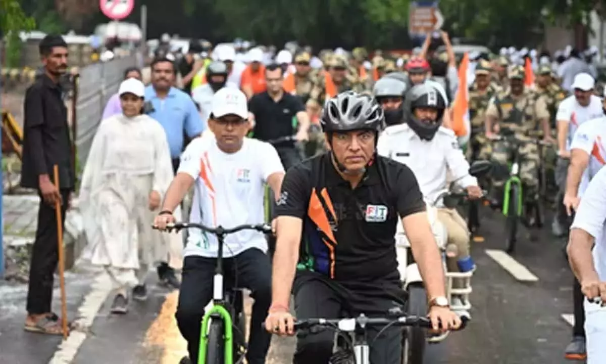 खेल मंत्री मंडाविया ने कारगिल वीरों के सम्मान में संडे ऑन साइकिल अभियान का नेतृत्व किया खेल मंत्री मंडाविया ने कारगिल वीरों के सम्मान में संडे ऑन साइकिल अभियान का नेतृत्व किया