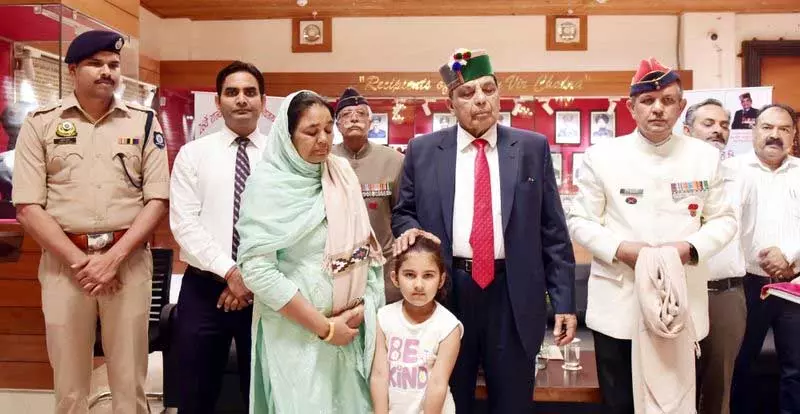 कारगिल के वीरों ने हमारे सुरक्षित कल के लिए अपने प्राणों की आहुति दी: Shandil कारगिल के वीरों ने हमारे सुरक्षित कल के लिए अपने प्राणों की आहुति दी: Shandil
