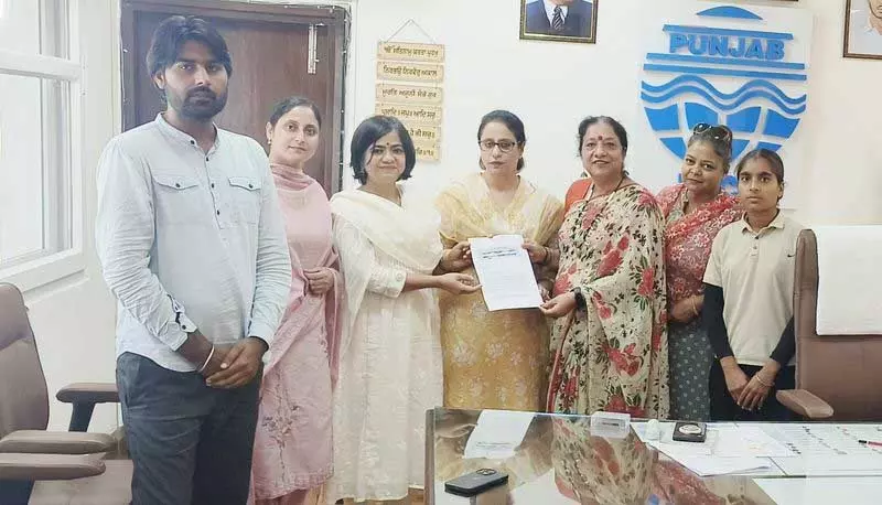 कार्यकर्ताओं ने Amritsar को प्लास्टिक मुक्त और हरा-भरा बनाने का आह्वान किया कार्यकर्ताओं ने Amritsar को प्लास्टिक मुक्त और हरा-भरा बनाने का आह्वान किया