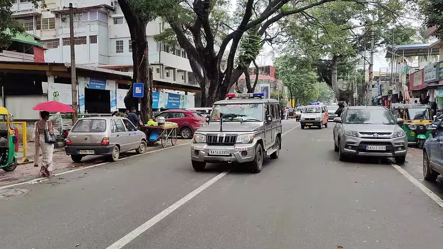 लिवर की समस्या: युवती को एयरलिफ्ट कर मुंबई लाया गया लिवर की समस्या: युवती को एयरलिफ्ट कर मुंबई लाया गया