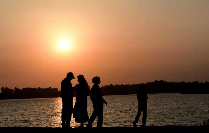 Chandigarh में तापमान 36.9 डिग्री सेल्सियस दर्ज, येलो अलर्ट जारी Chandigarh में तापमान 36.9 डिग्री सेल्सियस दर्ज, येलो अलर्ट जारी