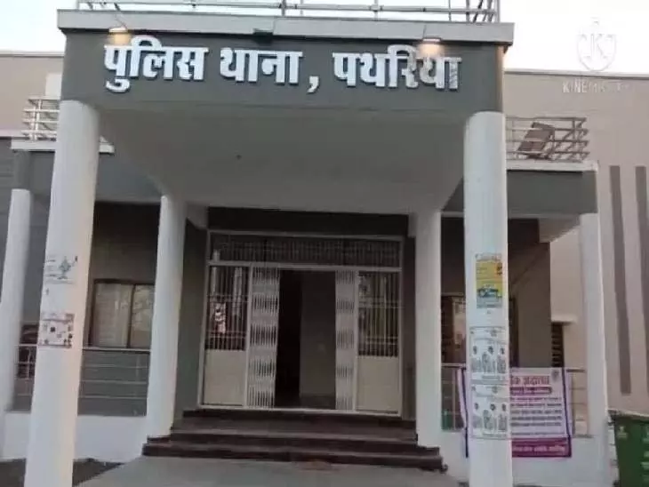 खेत की मेड़ को लेकर दो किसानों में विवाद, मारपीट में एक घायल खेत की मेड़ को लेकर दो किसानों में विवाद, मारपीट में एक घायल