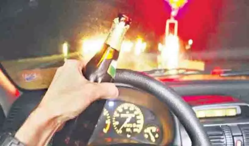 साइबराबाद इलाके में ड्रंकन ड्राइव टेस्ट किए गए.. 1318 लोग गिरफ्तार साइबराबाद इलाके में ड्रंकन ड्राइव टेस्ट किए गए.. 1318 लोग गिरफ्तार