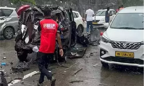 Mumbai: भीषण हादसा, अनियंत्रित कंटेनर ने 20 वाहनों को मारी टक्कर, 4 की मौत