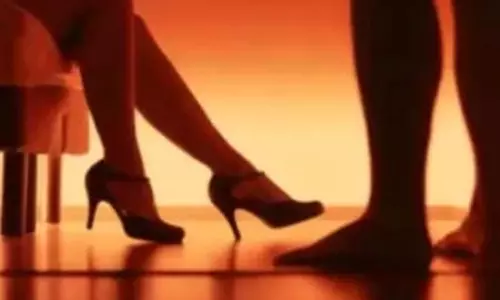 सैलून में सेक्स रैकेट चल रहा था, महिला दलाल के कब्जे से 5 लड़कियों को छुड़ाया गया