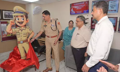 पुलिस ने निवासियों को साइबर सुरक्षा और डिजिटल धोखाधड़ी के बारे में जागरूक किया