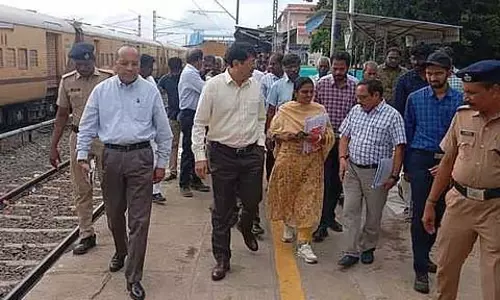 क्या तिरुचेंदूर-थूथुकुडी के लिए कोई नया रेल मार्ग है? दक्षिण रेलवे के महाप्रबंधक आर.एन. सिंह बता रहे हैं क्या तिरुचेंदूर-थूथुकुडी के लिए कोई नया रेल मार्ग है? दक्षिण रेलवे के महाप्रबंधक आर.एन. सिंह बता रहे हैं