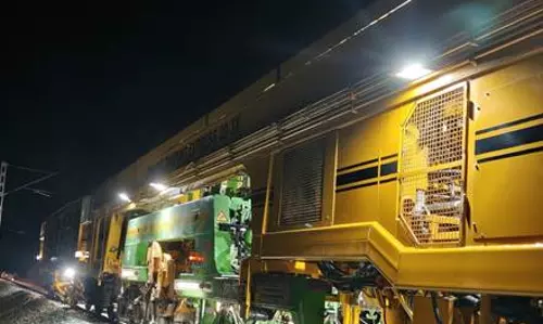 कश्मीर घाटी में यात्री सवारी डिब्बों को अपग्रेड करने का काम 31 अगस्त तक हो जाएगा पूरा : केंद्र