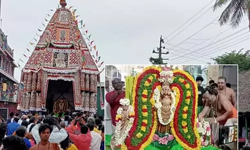 थिरुकादैयुर अमृतकदेश्वर मंदिर में आदिपुरा उत्सव रथ जुलूस थिरुकादैयुर अमृतकदेश्वर मंदिर में आदिपुरा उत्सव रथ जुलूस