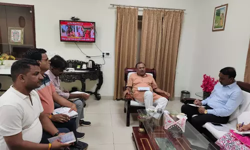 Jaipur: शहर की सफाई व्यवस्था पर गंभीर हुए देवनानी, अधिकारियों को लगाई फटकार Jaipur: शहर की सफाई व्यवस्था पर गंभीर हुए देवनानी, अधिकारियों को लगाई फटकार