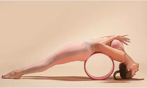 Yoga For Glowing Skin: ग्लोइंग स्किन के लिए बेहद कारगर हैं ये पांच योगासन, शादी से पहले लड़कियों को शुरू कर देने चाहिए