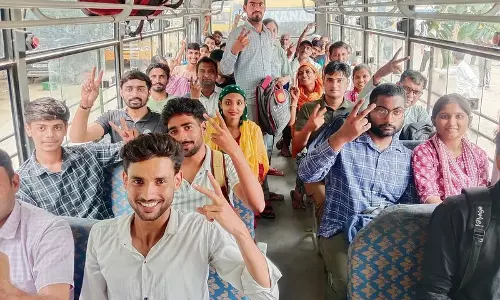 Haryana : फंसे हुए सीईटी अभ्यर्थी समय पर केंद्रों पर पहुंचे Haryana : फंसे हुए सीईटी अभ्यर्थी समय पर केंद्रों पर पहुंचे