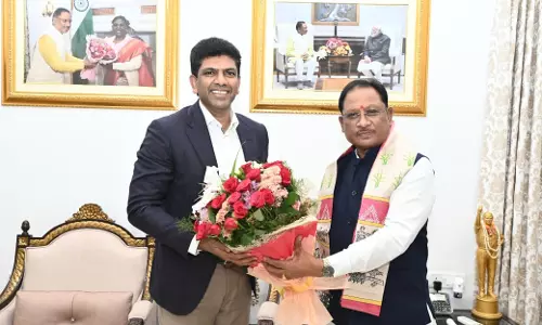 CM साय से केंद्रीय राज्य मंत्री डॉ. चंद्रशेखर पेम्मासानी ने की मुलाकात CM साय से केंद्रीय राज्य मंत्री डॉ. चंद्रशेखर पेम्मासानी ने की मुलाकात