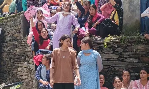 Lilhkothi College के छात्रों ने बुनियादी ढांचे और कर्मचारियों की कमी के विरोध में प्रदर्शन किया Lilhkothi College के छात्रों ने बुनियादी ढांचे और कर्मचारियों की कमी के विरोध में प्रदर्शन किया