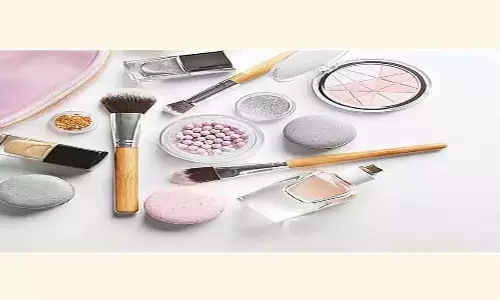 सौंदर्य प्रसाधन बच्चों के हार्मोन्स को बिगाड़ सकते हैं और कर सकते हैं एलर्जी पैदा सौंदर्य प्रसाधन बच्चों के हार्मोन्स को बिगाड़ सकते हैं और कर सकते हैं एलर्जी पैदा