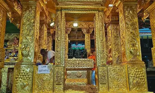 श्रावण शनिवार: हजारों श्रद्धालु शामिल हुए