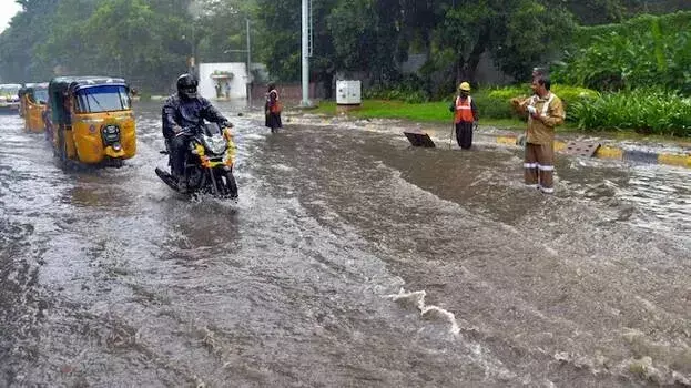Kerala: भारी बारिश का अनुमान; नौ जिलों में येलो अलर्ट, तटीय इलाकों में चेतावनी Kerala: भारी बारिश का अनुमान; नौ जिलों में येलो अलर्ट, तटीय इलाकों में चेतावनी