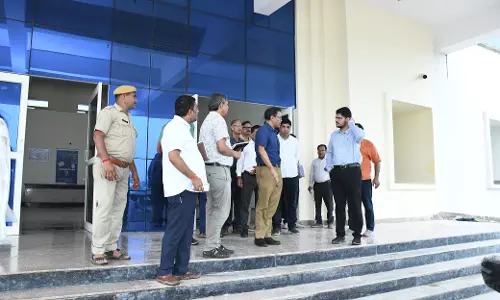 Jaipur: मेडिकल कॉलेज में निर्माण गुणवत्ता की समीक्षा, प्रभारी सचिव ने की फील्ड विज़िट Jaipur: मेडिकल कॉलेज में निर्माण गुणवत्ता की समीक्षा, प्रभारी सचिव ने की फील्ड विज़िट