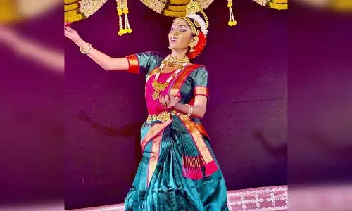 Singapore के पहले कुचिपुड़ी एकल कलाकार ने हैदराबाद रंगप्रवेशम में अपनी चमक बिखेरी