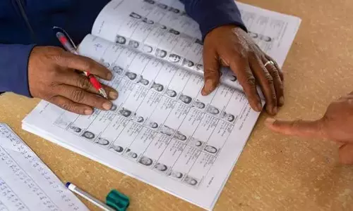 अंगदीपुरम पंचायत में कराड मतदाता सूची में व्यापक अनियमितताएं अंगदीपुरम पंचायत में कराड मतदाता सूची में व्यापक अनियमितताएं