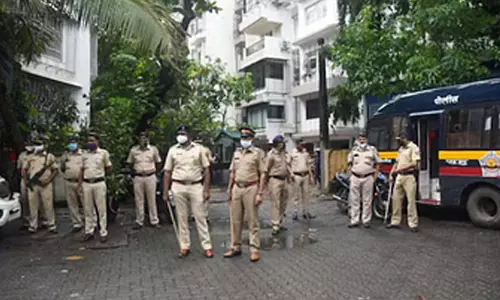 पुलिस ने रेव पार्टी पर डाली रेड, मास्टरमांइड भी गिरफ्त में पुलिस ने रेव पार्टी पर डाली रेड, मास्टरमांइड भी गिरफ्त में
