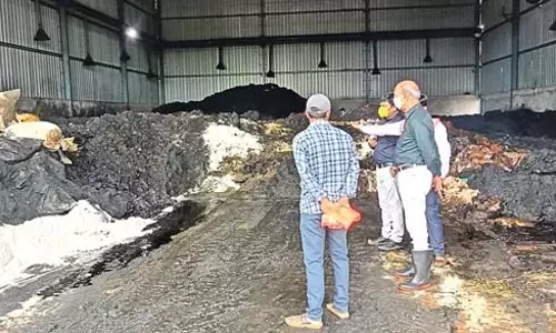 Andhra : अधिकारियों ने कारखाने का निरीक्षण किया Andhra : अधिकारियों ने कारखाने का निरीक्षण किया
