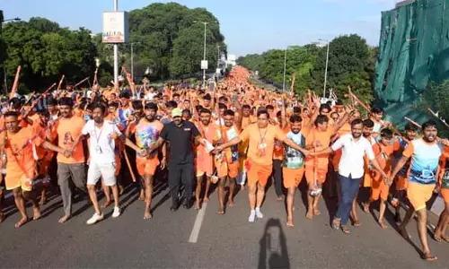 Vizag : विशाखापत्तनम में भव्यता के साथ मारवाड़ी कावड़ी यात्रा