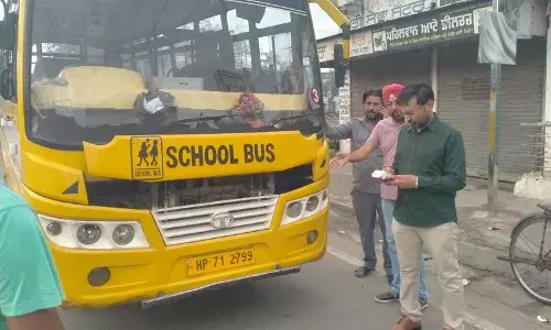 Ludhiana: स्कूलों को सुरक्षित वाहन नीति का पालन न करने के प्रति आगाह किया गया Ludhiana: स्कूलों को सुरक्षित वाहन नीति का पालन न करने के प्रति आगाह किया गया