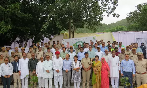 Sirohi: 76वें वन महोत्सव पर हुआ वृक्षारोपण, हरियाली बढ़ाने का लिया संकल्प Sirohi: 76वें वन महोत्सव पर हुआ वृक्षारोपण, हरियाली बढ़ाने का लिया संकल्प