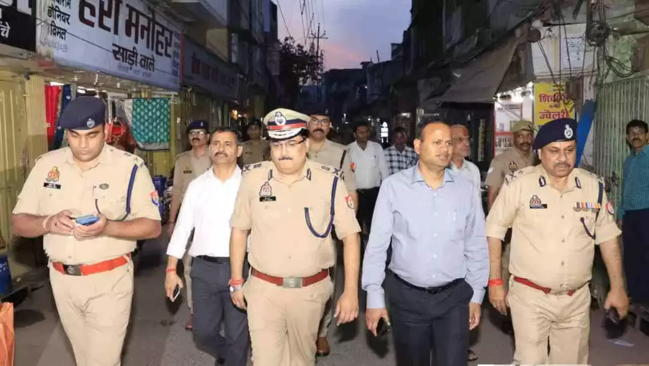 Bareilly में सुरक्षा सख्त, ADG और SSP ने की क्षेत्रीय पैदल गश्त
